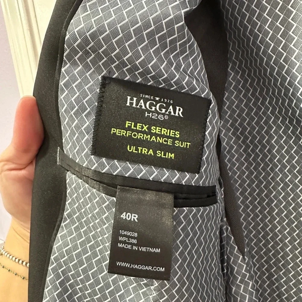 HAGGAR | H26 Flex Series Performance Suit Ultra Slim | Size: 40R - Picture 2 of 9
